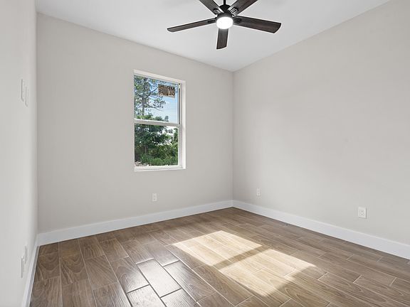 3rd image of 2483 Iroquois Avenue