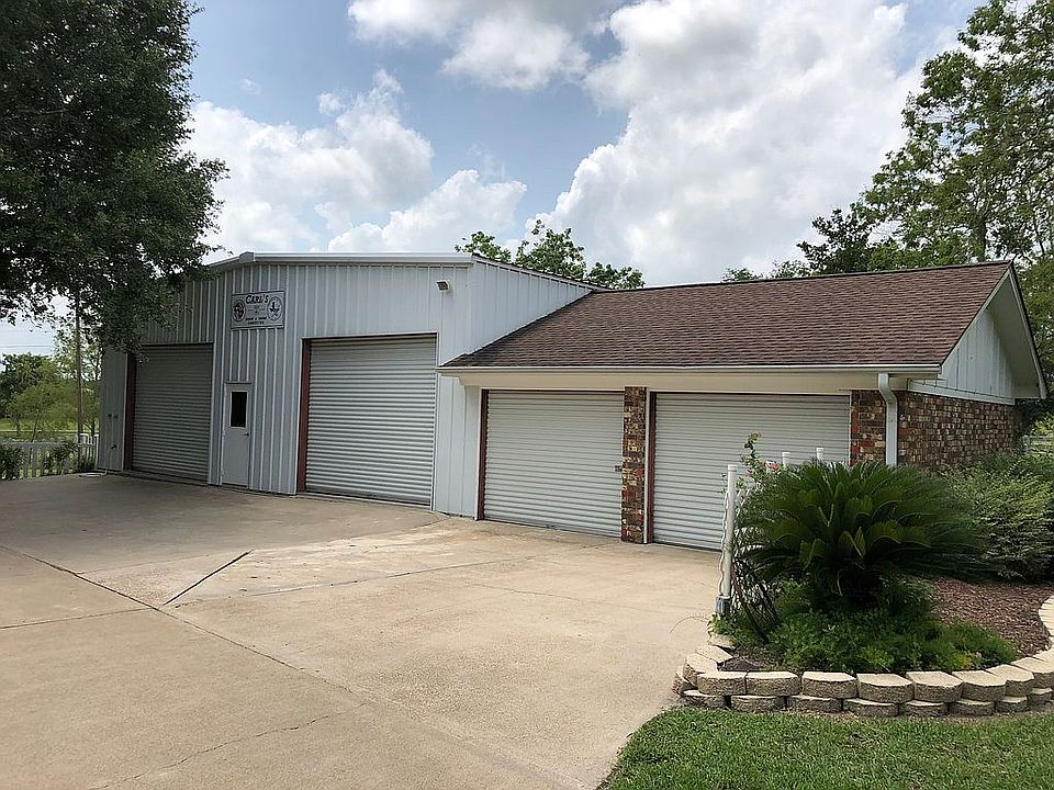 902 Huisache St, Ganado, TX 77962 Zillow