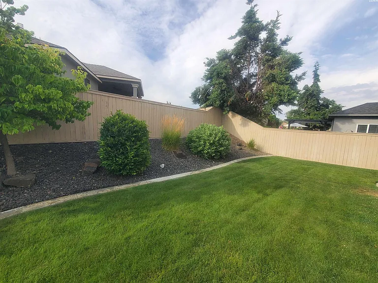 1290 N Oklahoma Pl — Photo 10