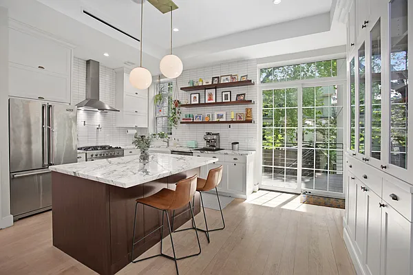 Sold by Compass | media 1