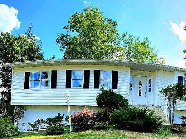 9 Chatham Rd, Monroe, NY 10950