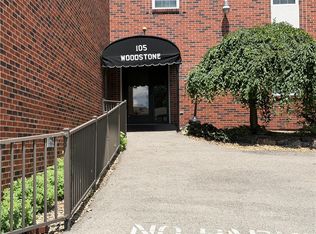 105 Woodstone Ln APT 61, New Kensington, PA 15068