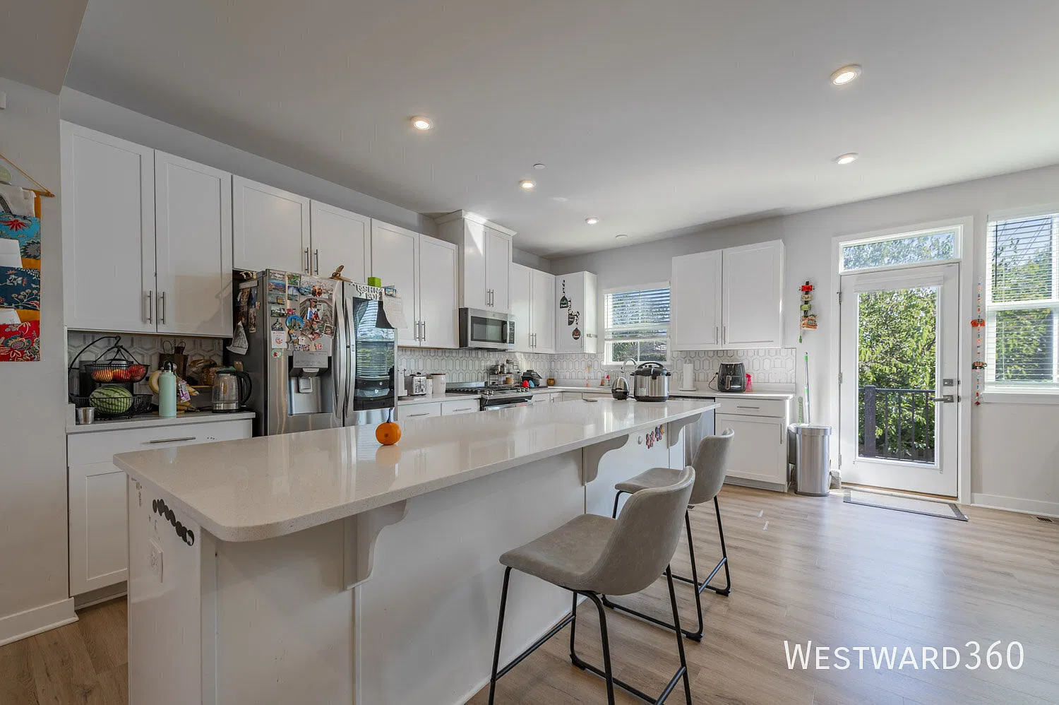 Fantastic Townhome Available 12/1 — Photo 1