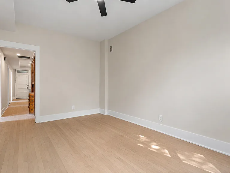 1079 N Paulina St #3 — Photo 5