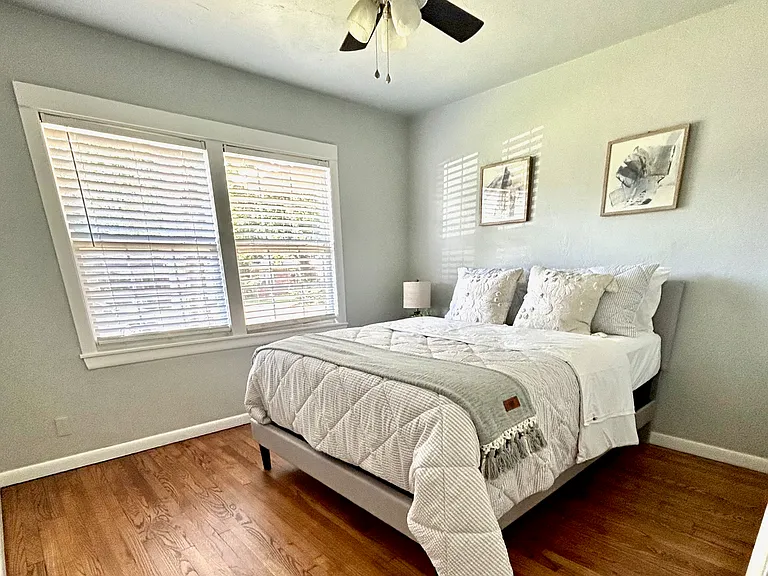 810 W Moore Ave — Photo 8