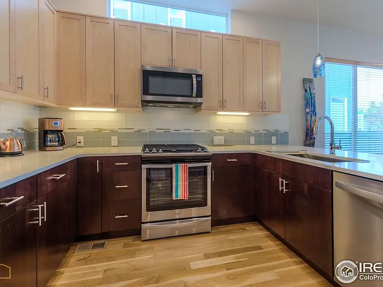 1364 Snowberry Ln — Photo 6