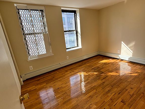 3rd image of 901 E 179th St APT 5H