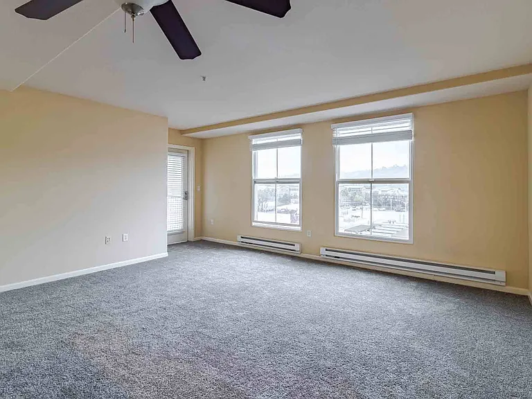 Rafael Town Center Apartments — Photo 16