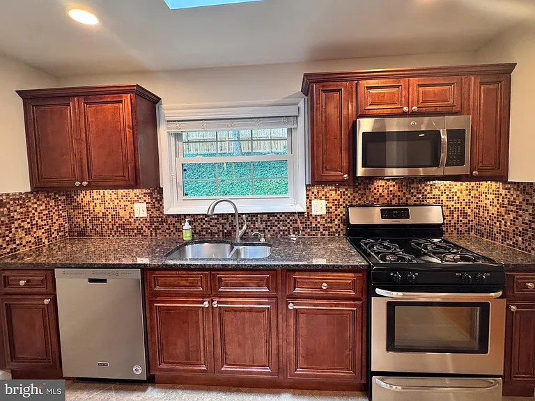 5104 Southampton Dr — Photo 11
