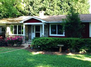 303 Ebenezer Rd, West Union, SC 29696