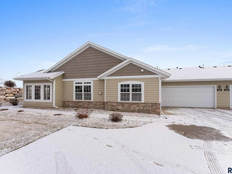 5600 E Eastbridge Pl — Photo 8