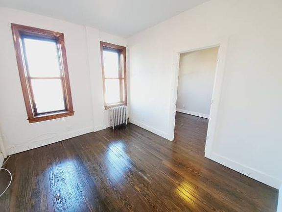 4th image of 203 17th St APT 13