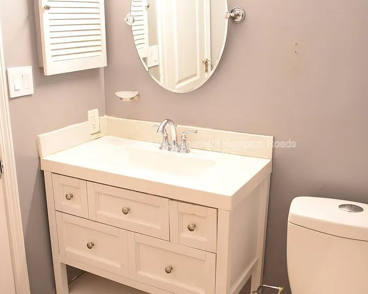 826 Maywood Cir — Photo 17