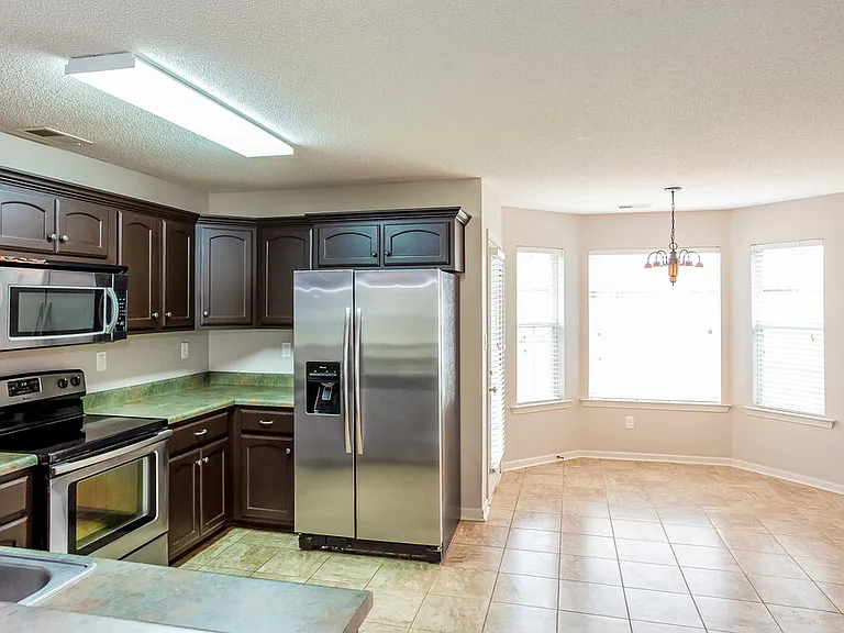 7911 Ridgedale Dr — Photo 7