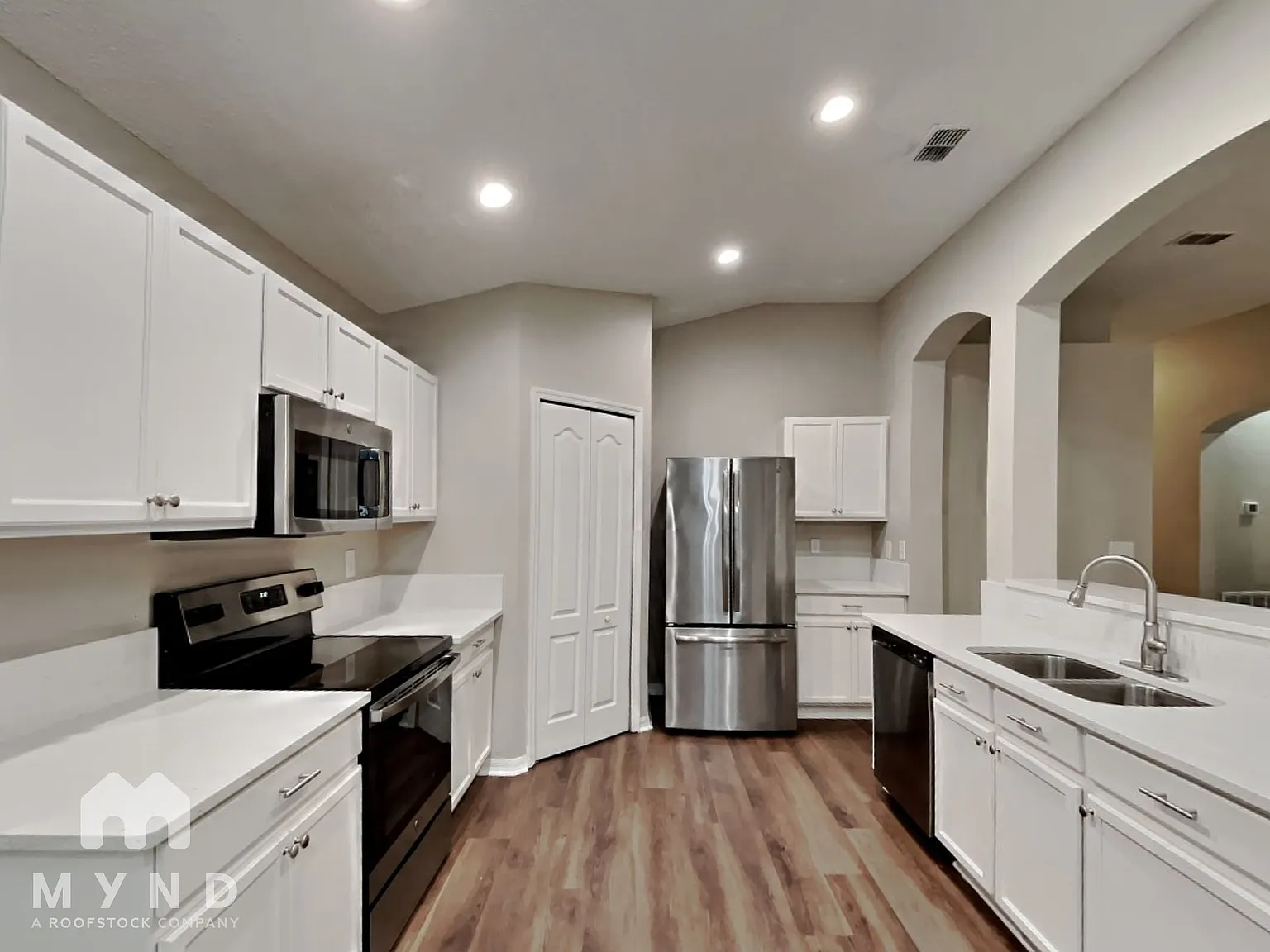 3 bed, 2.0 bath, 1497 sqft, $1,935 — Photo 4