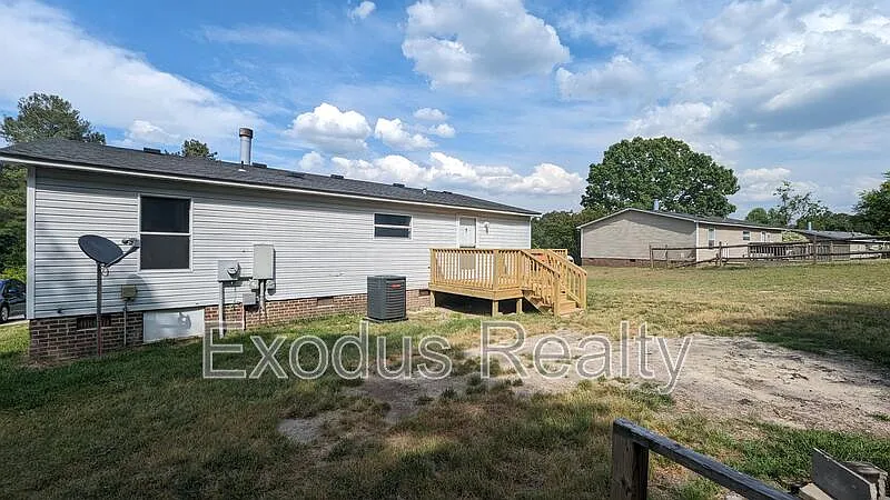 Building Photo - 38 Paul Revere Ln