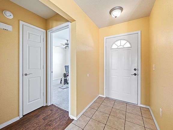 4th image of 420 N Brookfield Dr