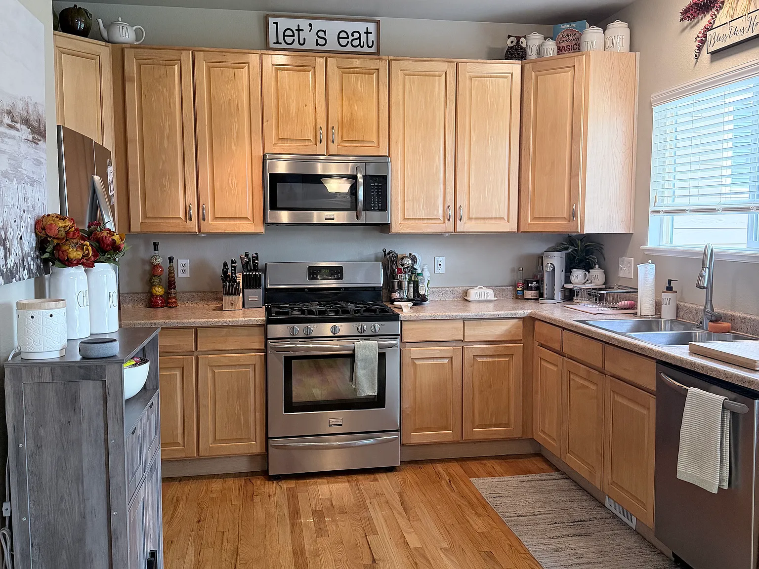 3 bed, 1439 sqft, $2,200 — Photo 3