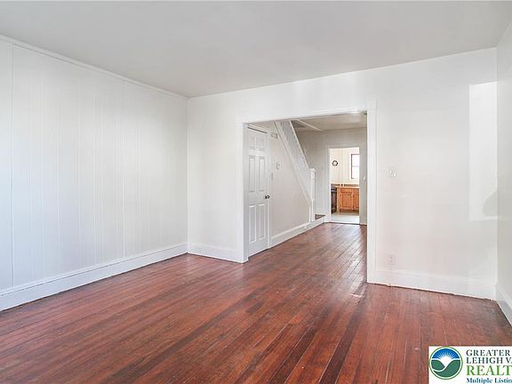 2nd image of 534 Hayes St
