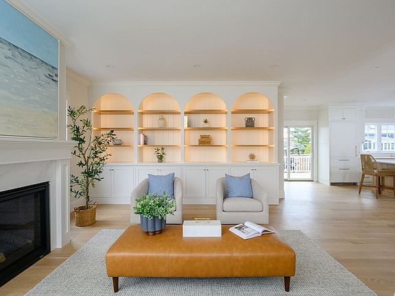 4th image of 33 Beaver Dam Rd