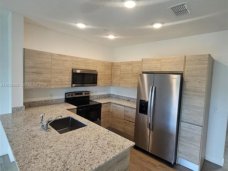 1201 Southstation Pl #108 — Photo 8