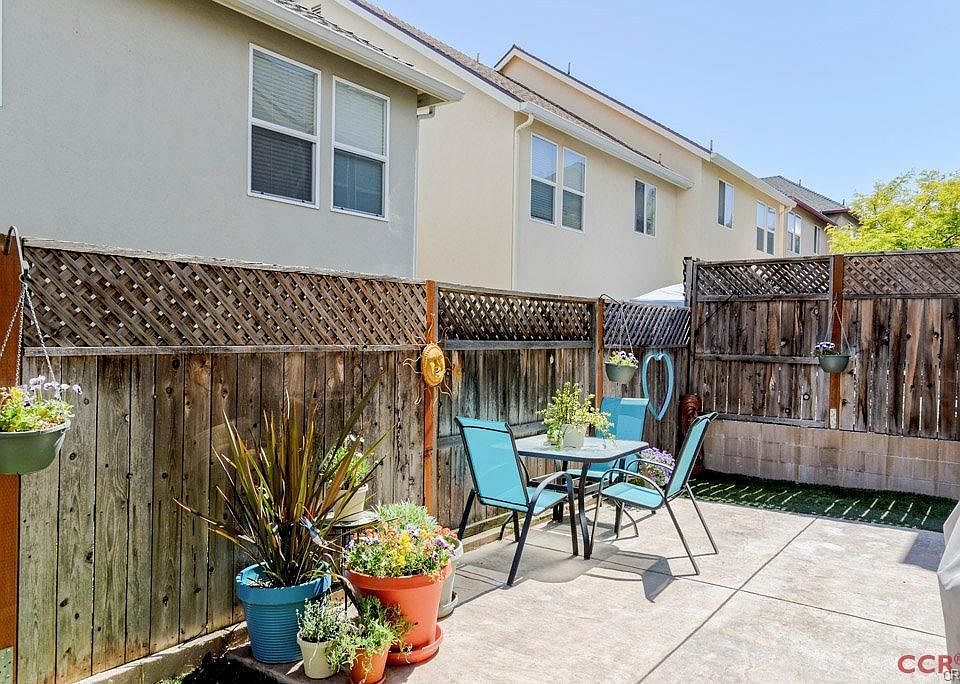 2nd image of 979 La Costa Ct