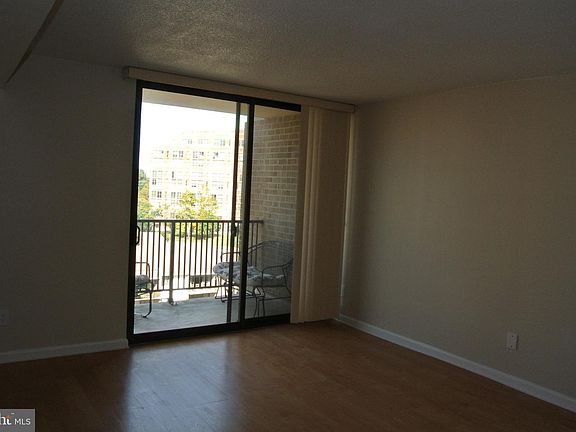 5th image of 118 Monroe St #806