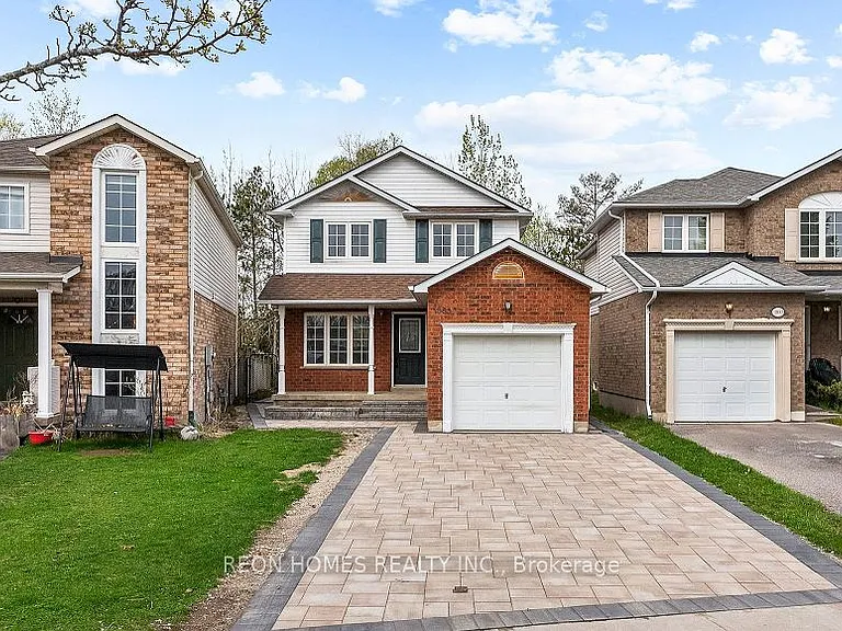 1885 Dalhousie Cres — Photo 1