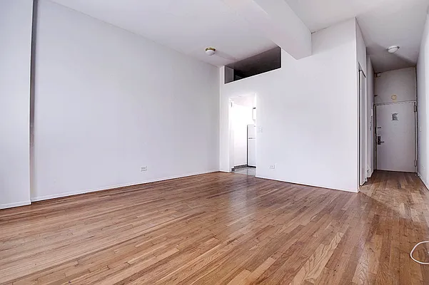 Rented by Urbane Brokerage | media 20