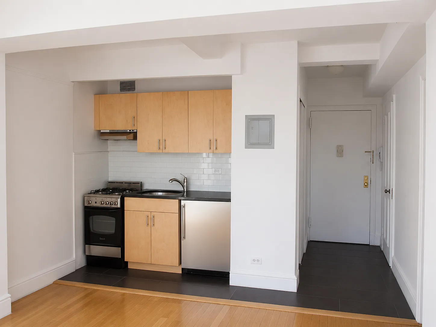 150 East 39th Street — Photo 3