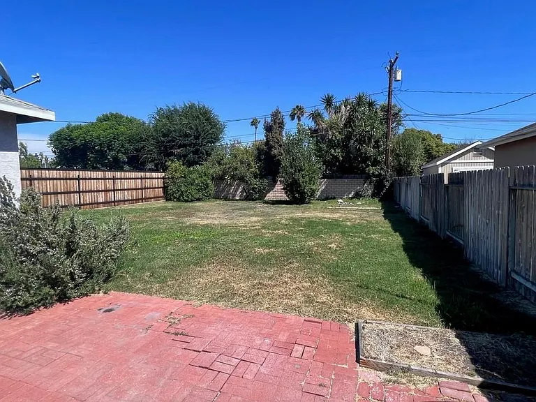 20202 Spruce Ave — Photo 10