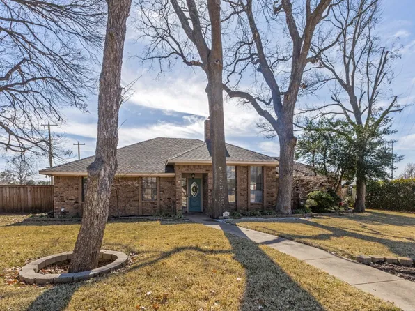 3410 Oxford Dr, Rowlett, TX 75088