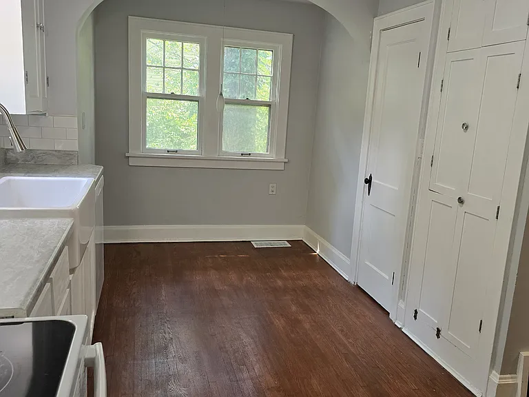 956 E Sunshine St — Photo 5