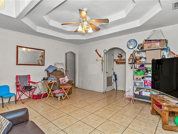 2nd image of 419 W Bella Vista Ln