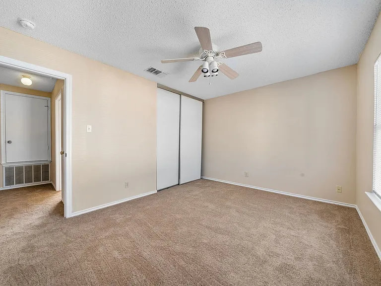 7038 Cole Creek Dr — Photo 22