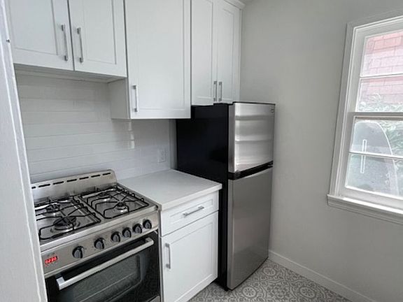 5th image of 41 Thornton Ave #1/4