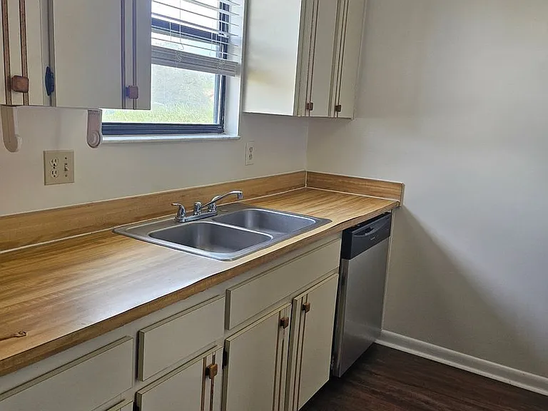 1343 Jefferson Ave #C — Photo 8