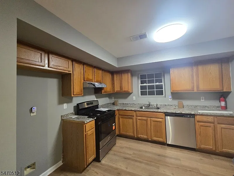 2 bed, 1.5 bath, $2,200 — Photo 1