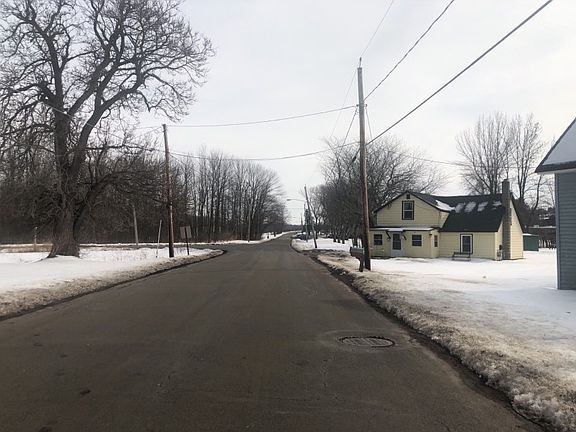 4th image of 61 Mill St
