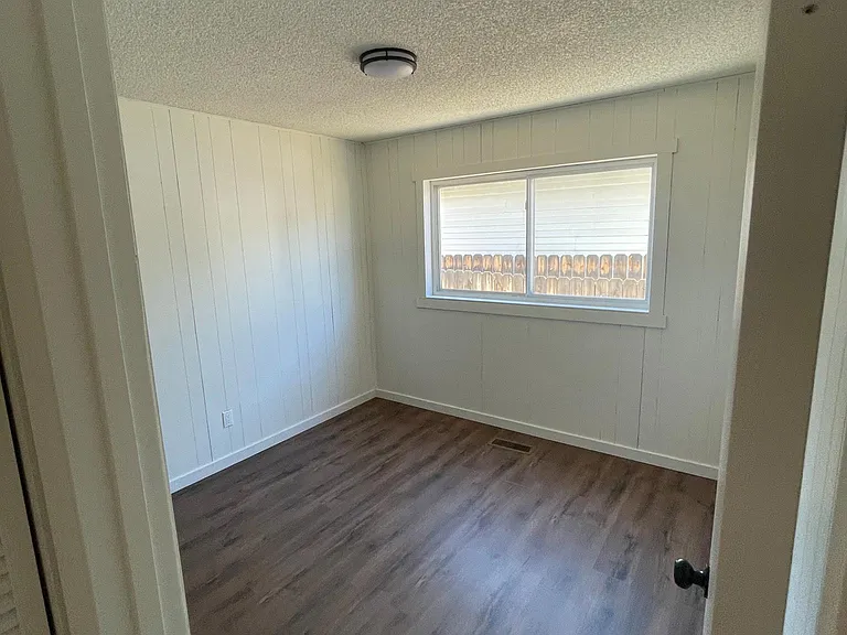 313 Granada Dr — Photo 9