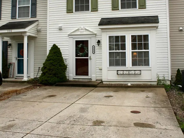 112 Park Place Dr, Morgantown, WV 26508