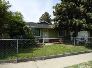 924 Roselawn Ave, Modesto, CA 95351