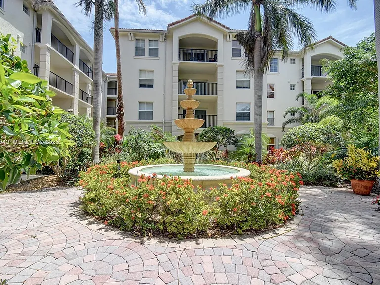 2206 Tuscany Way #2206 — Photo 32