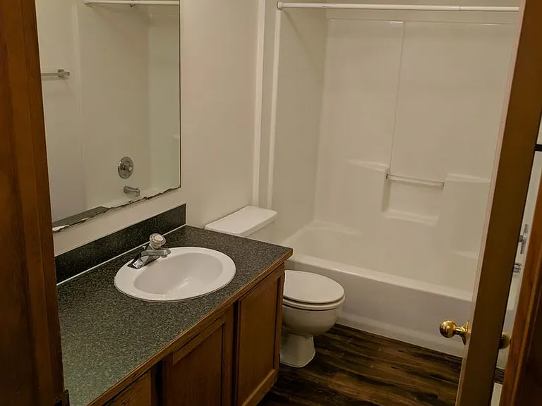 Millwood Park Apartments — Photo 6