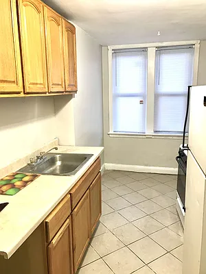 Rented by Amorelli Realty | media 11