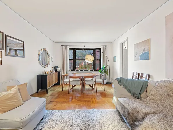 225 E 74th St APT 3F, Manhattan, NY 10021