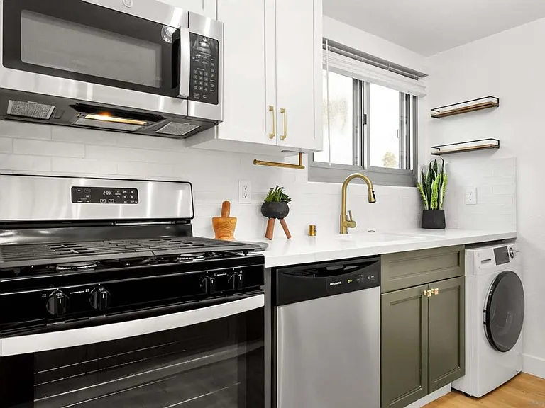 2715 A Street — Photo 3