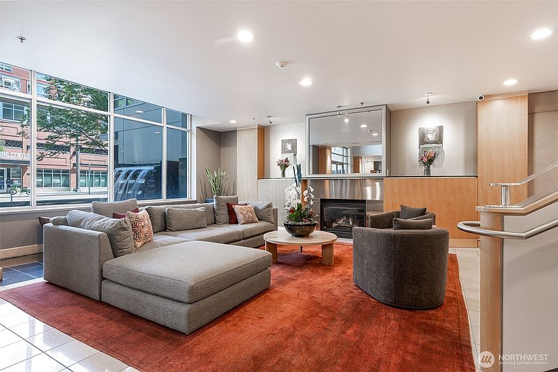 5th image of 2929 1st Avenue #1219