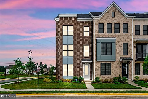 42086 Picasso Sq Photo 1