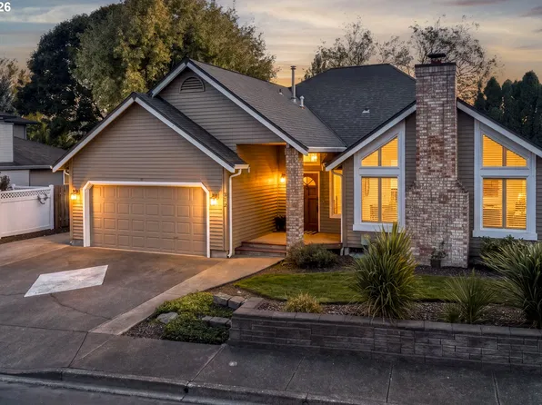 312 Mountainview Ct, Newberg, OR 97132
